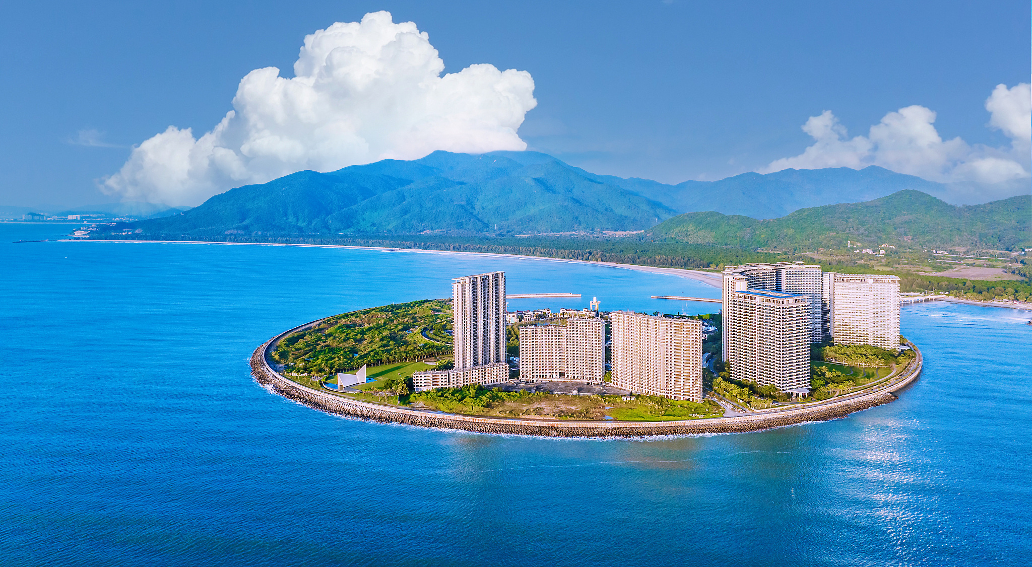 海南环岛5日跟团游